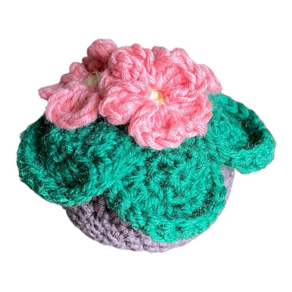 Handmade African Violet Crocheted Blooming‎ Plant Small Office Decor Amigurumi